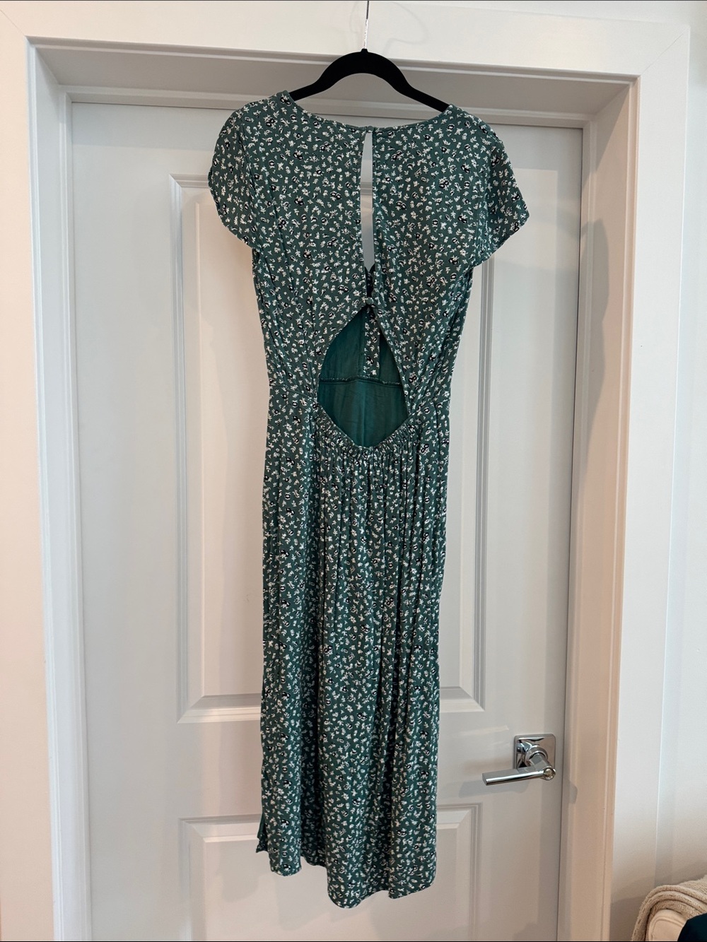 Abercrombie & Fitch Forest Green Floral Wrap-Style Midi Dress - Picture 3 of 3
